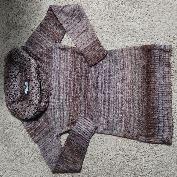 Women's Turtle Neck Sweater - Picture 1 of 2